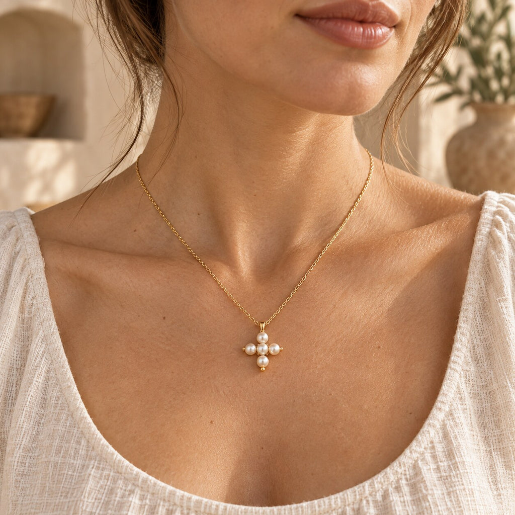 Collar Cruz de Nácar - vista editorial
